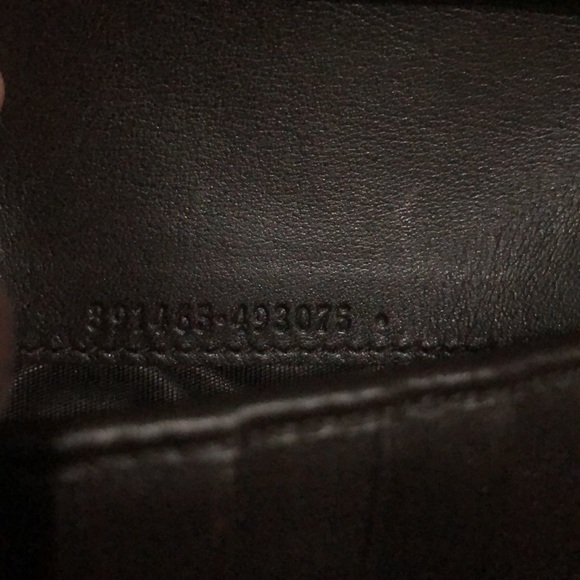 Gucci Authentic Wallet like new - Picture 13 of 17